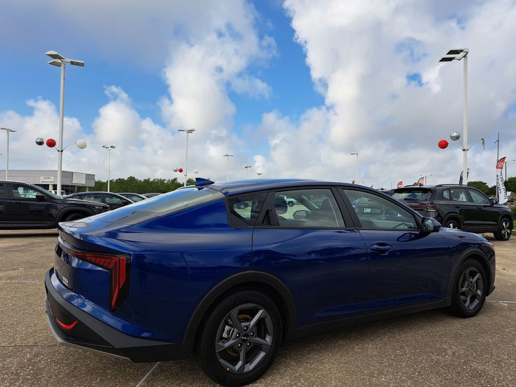 Used 2025 Kia K4 LXS image 4