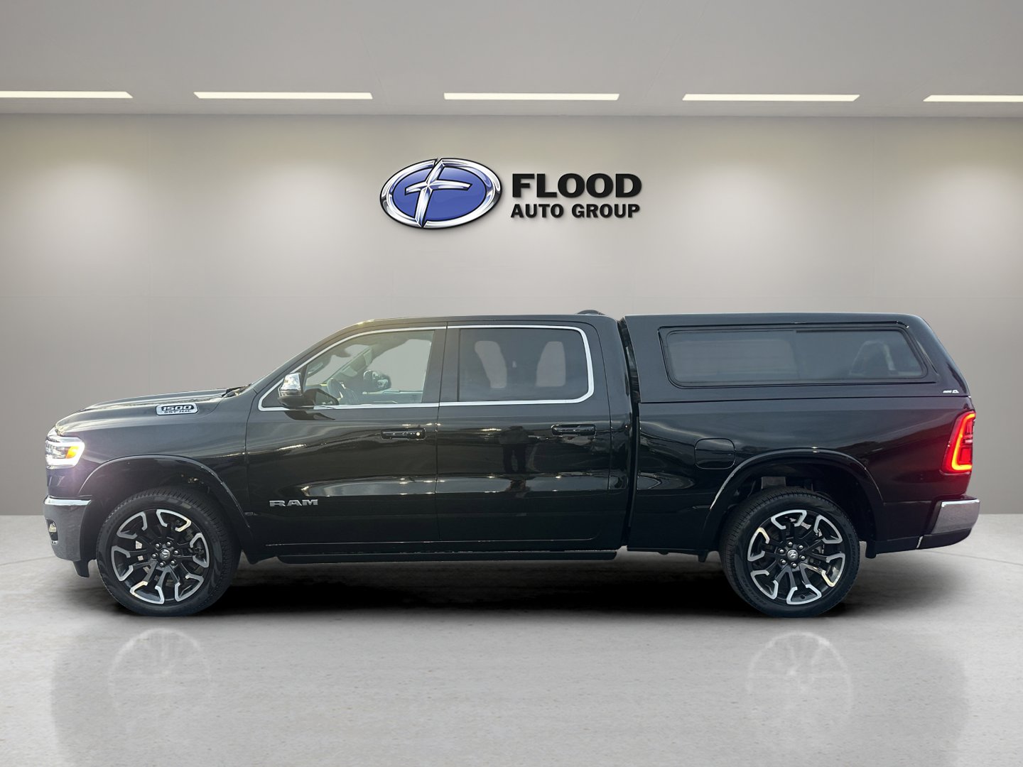 Used 2025 RAM 1500 Limited image 3