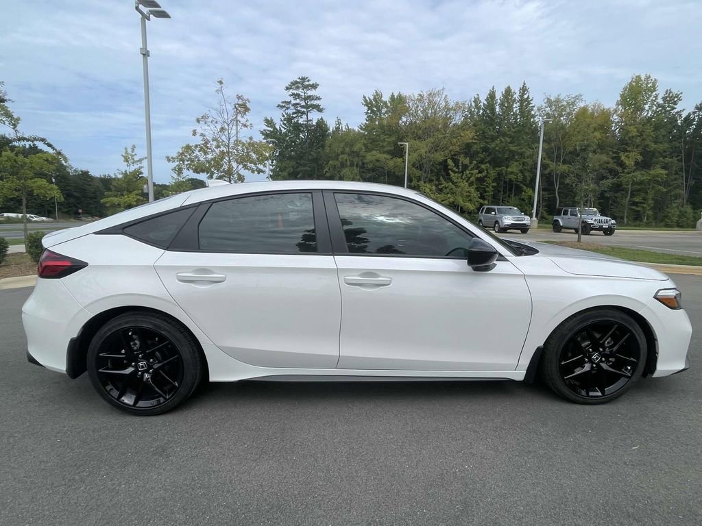 Used 2025 Honda Civic Sport image 9