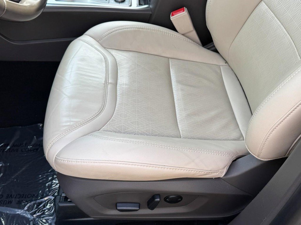 Used 2022 Ford Explorer Platinum w/ Equipment Group 601A image 27