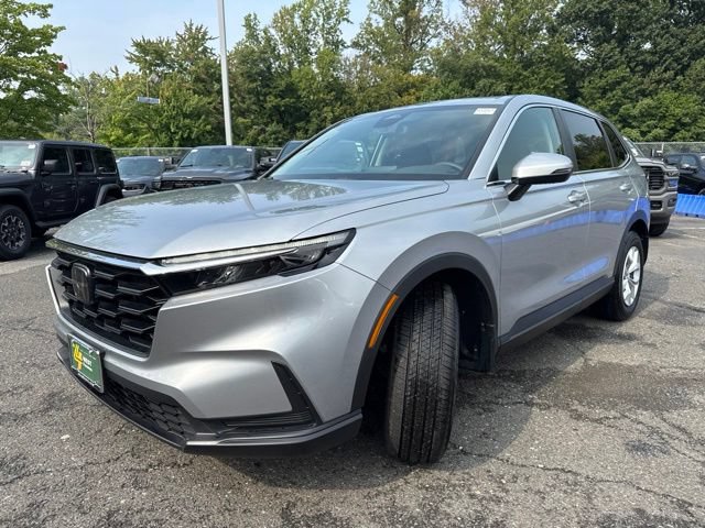 Used 2025 Honda CR-V LX image 3