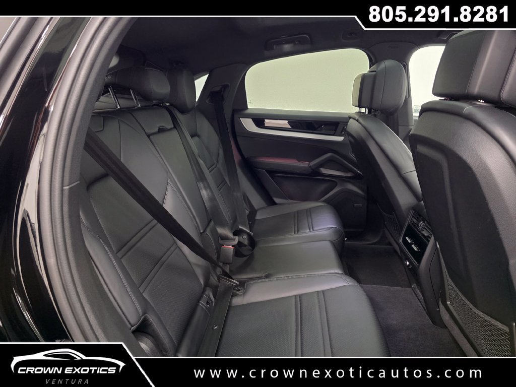 Used 2024 Porsche Cayenne S AWD/4WD image 16