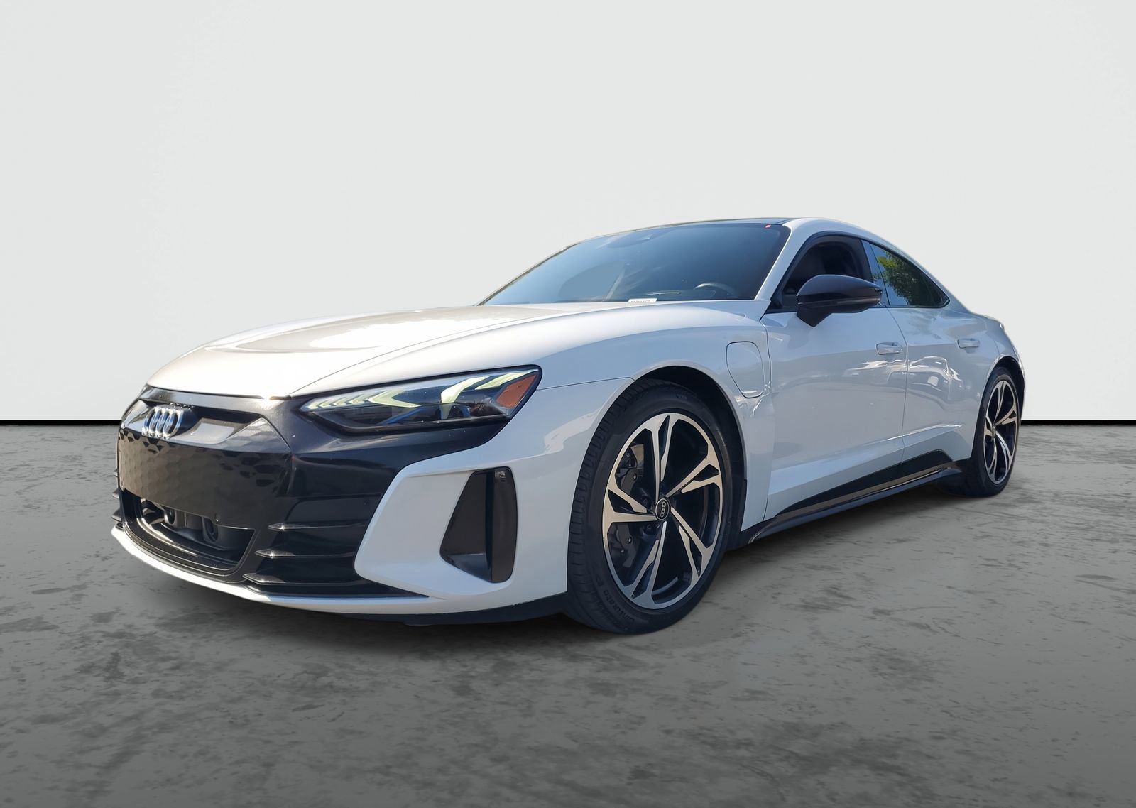 Used 2022 Audi e-tron GT Premium Plus w/ Performance Package image 2