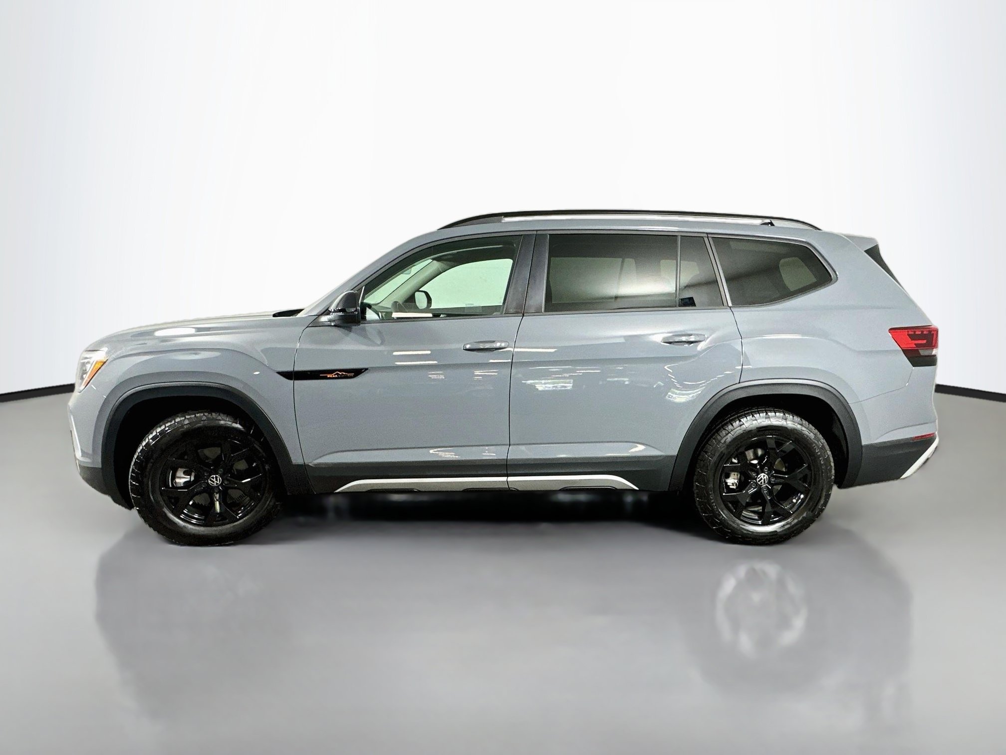 Used 2026 Volkswagen Atlas Peak Edition AWD/4WD image 4