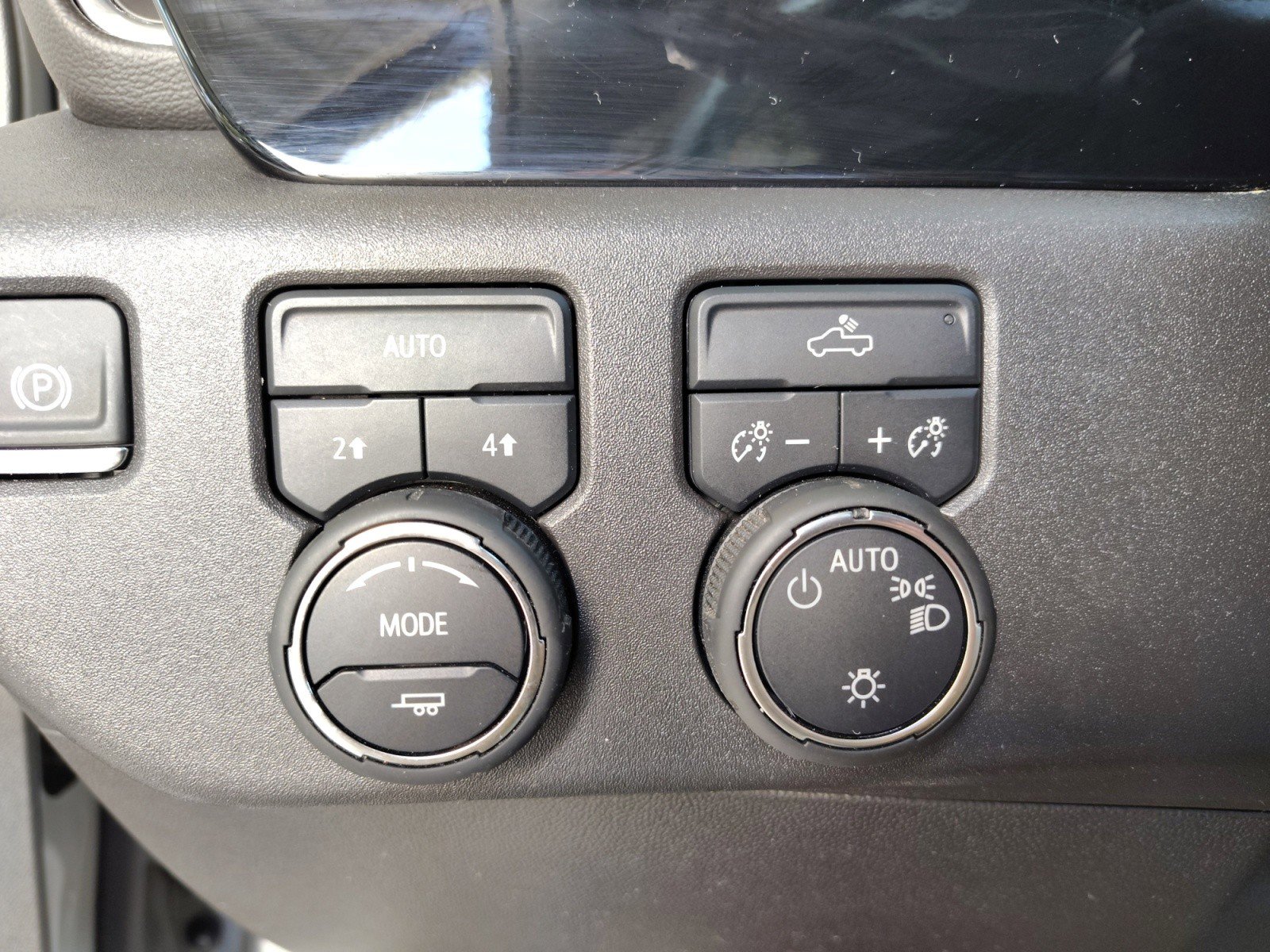 Used 2024 Chevrolet Silverado 1500 LT AWD/4WD image 24