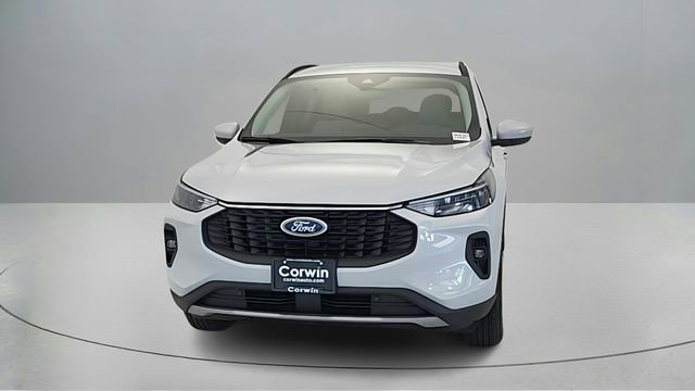 New 2026 Ford Escape SE w/ Class II Trailer Tow Package image 2