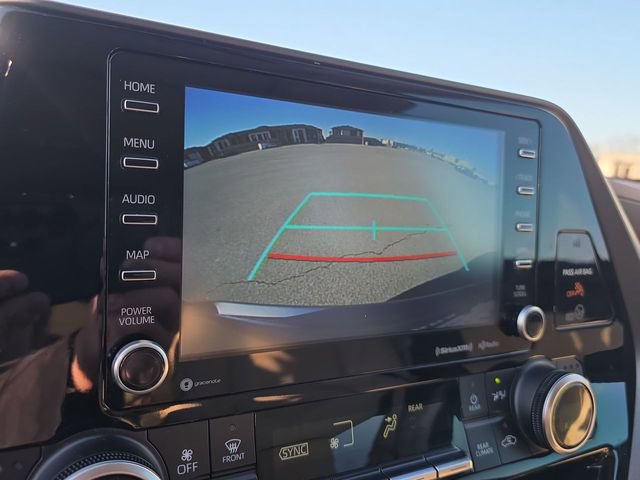 Used 2021 Toyota Highlander XLE image 24