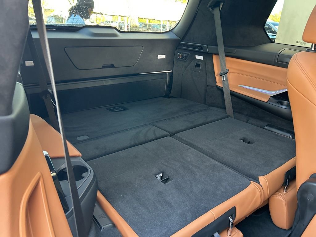 Used 2022 BMW X7 xDrive40i w/ M Sport Package image 39