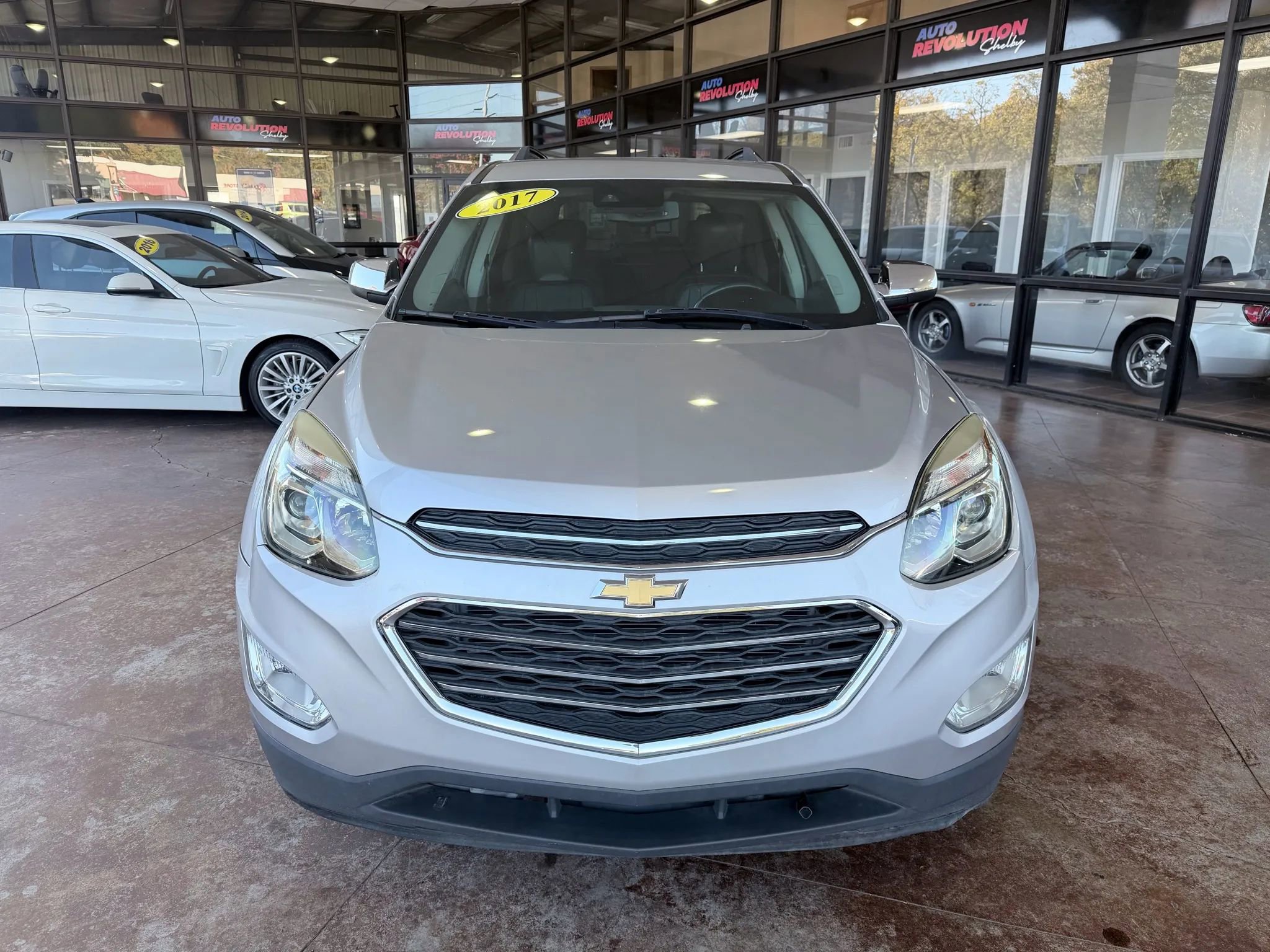 Used 2017 Chevrolet Equinox Premier w/ Enhanced Convenience Package image 2