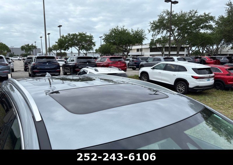 Used 2023 Buick Enclave Essence w/ Experience Buick Package image 6