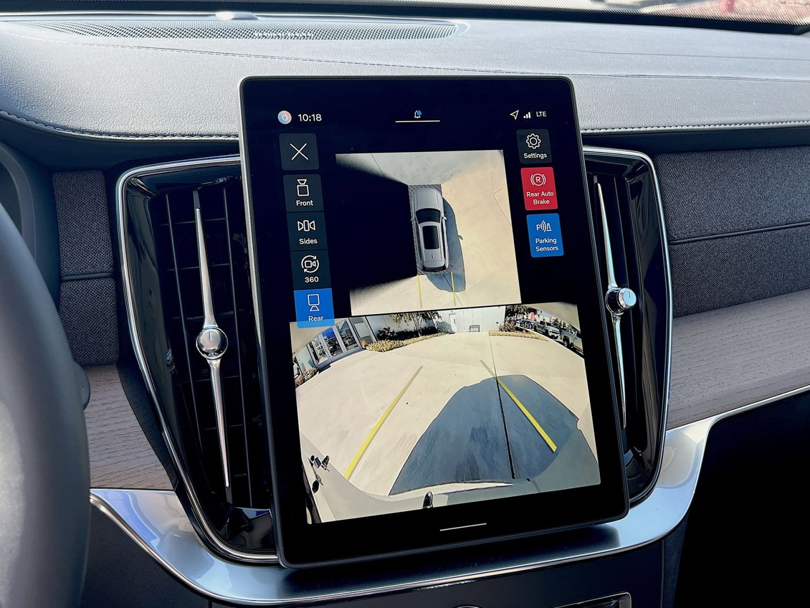 New 2026 Volvo XC90 B6 Plus w/ Protection Package Premier image 19