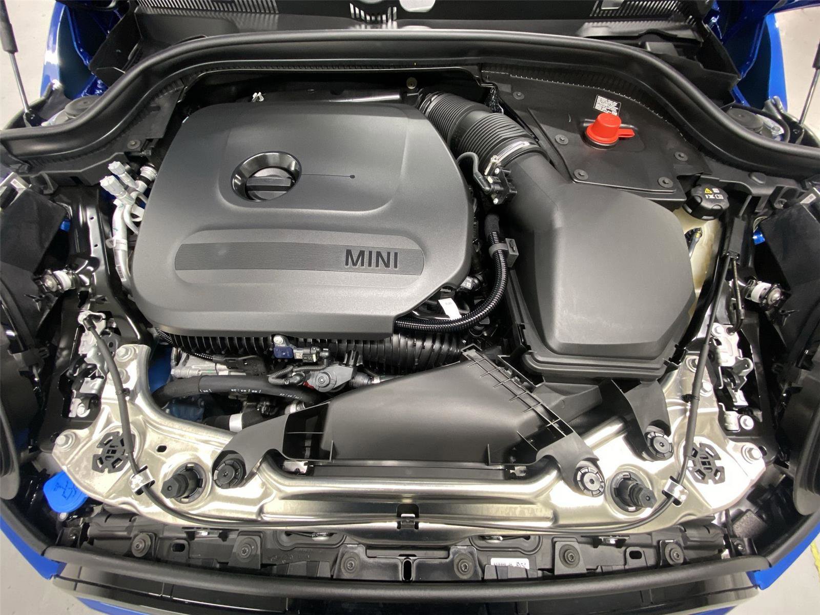 Certified 2025 MINI Cooper 4-Door Hardtop image 22