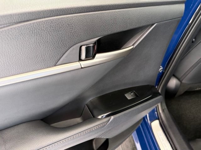 Used 2025 Toyota Camry XLE AWD/4WD image 19