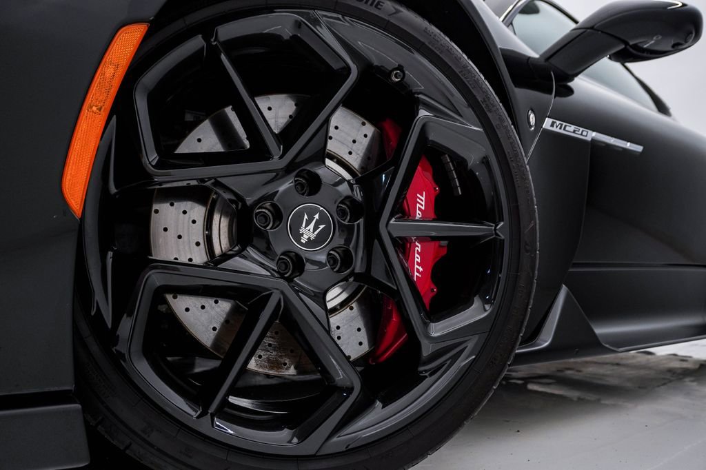 Certified 2023 Maserati MC20 Coupe RWD image 5
