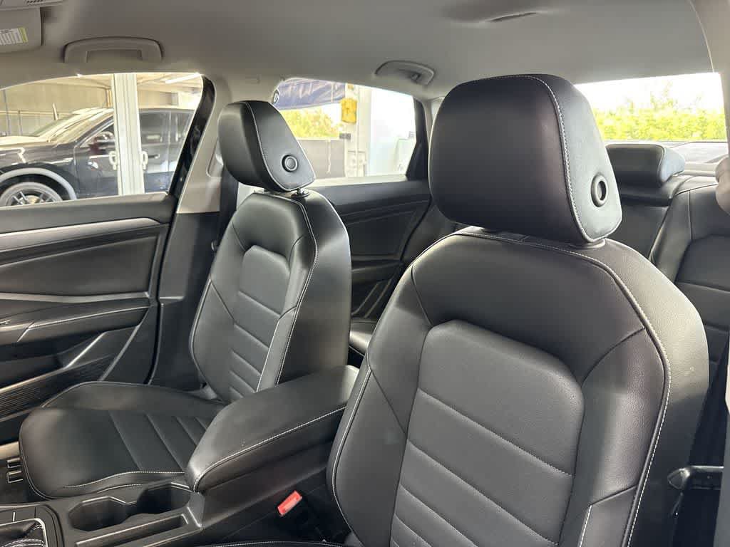 Certified 2022 Volkswagen Jetta SE FWD image 14