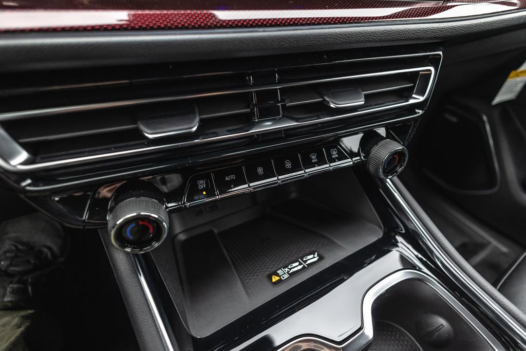 New 2026 Chevrolet Traverse RS w/ LPO, Floor Liner Package image 16