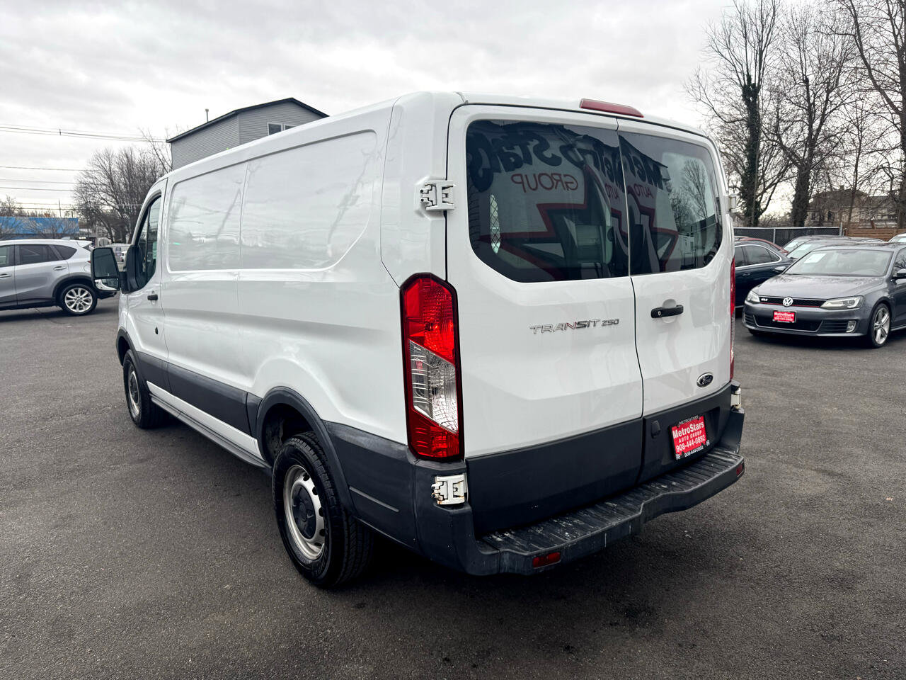 Used 2018 Ford Transit 250 130 Low Roof image 5