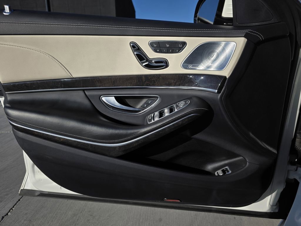 Used 2017 Mercedes-Benz S 550 Sedan w/ Sport Package w/ Sport Package image 17