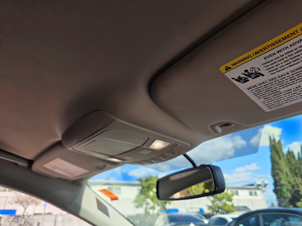 Used 2017 Ford Fusion Energi Titanium FWD image 18