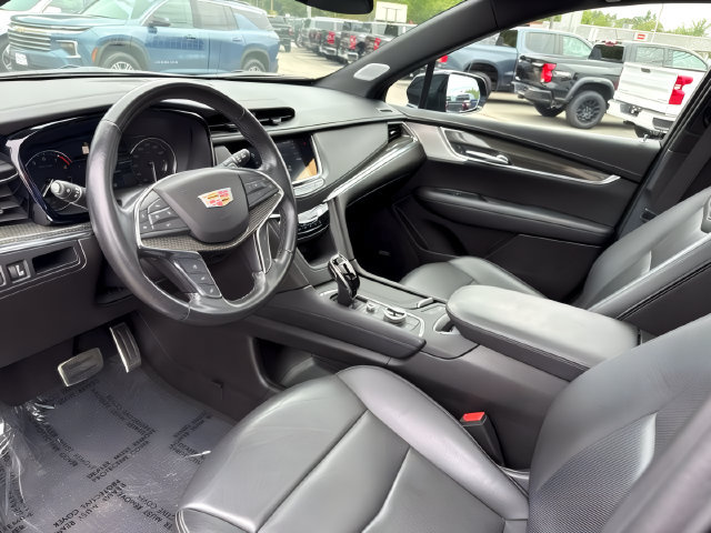 Used 2022 Cadillac XT5 Sportv w/ LPO, ONYX Package AWD/4WD image 15