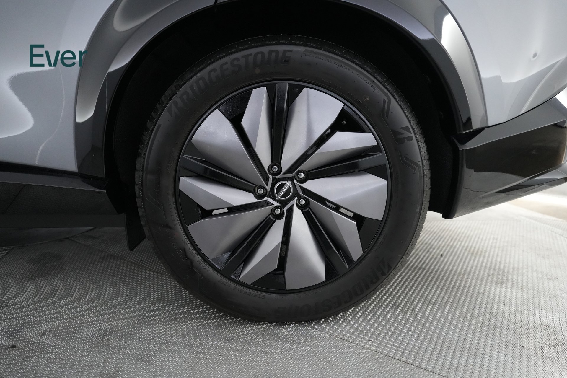 Used 2024 Nissan Ariya AWD image 9