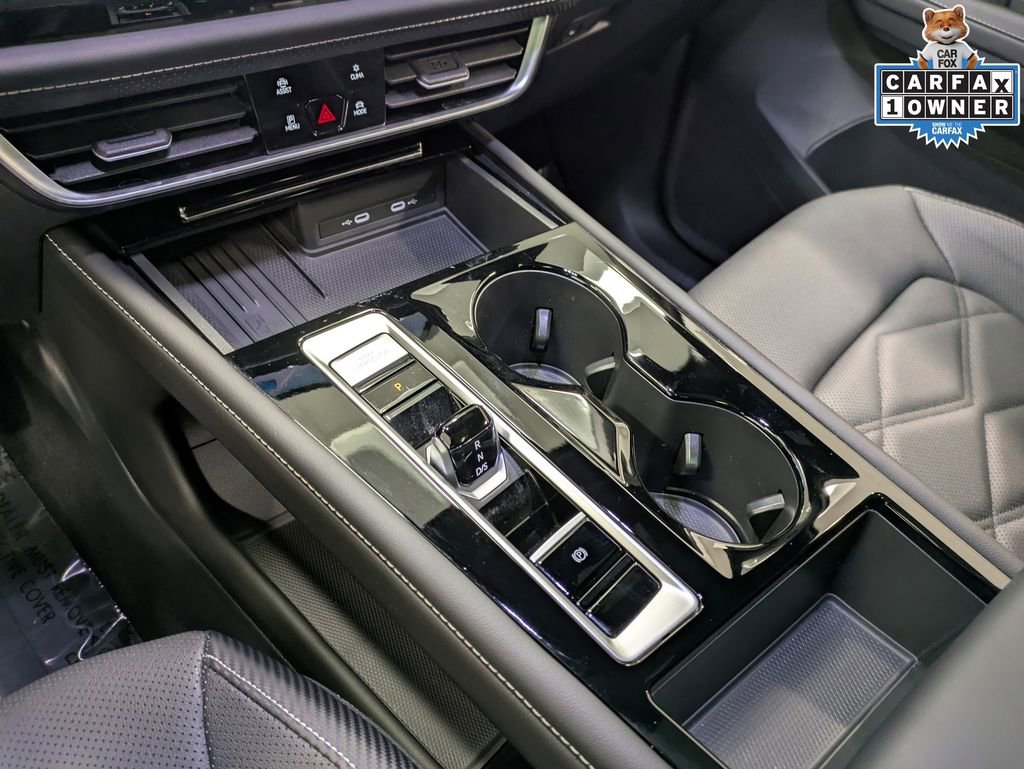 Used 2025 Volkswagen Atlas Cross Sport SE w/ Panoramic Sunroof Package FWD image 15