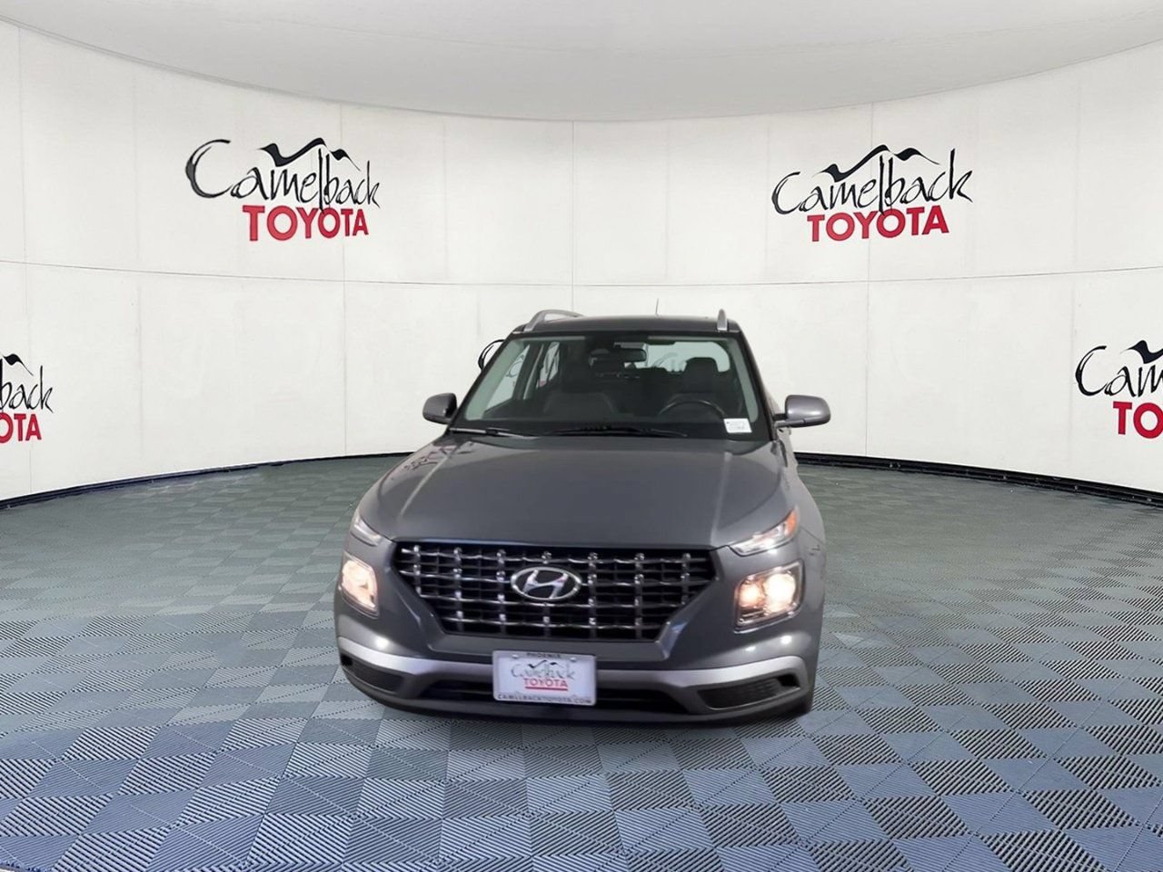 Used 2025 Hyundai Venue SEL FWD image 6