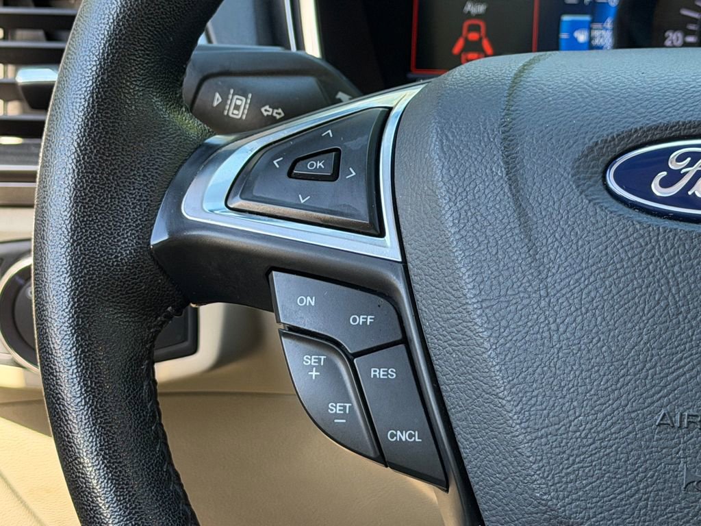 Used 2020 Ford Fusion SEL FWD image 26