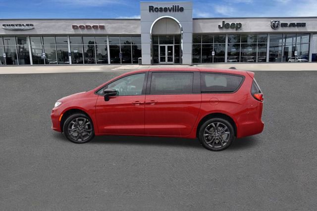 New 2026 Chrysler Pacifica Select image 6