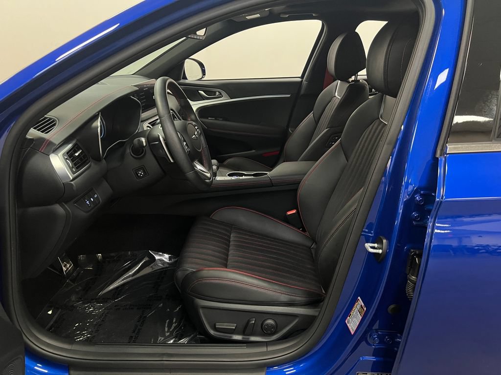 Used 2023 Genesis G70 2.0T w/ Sport Prestige Package RWD image 11