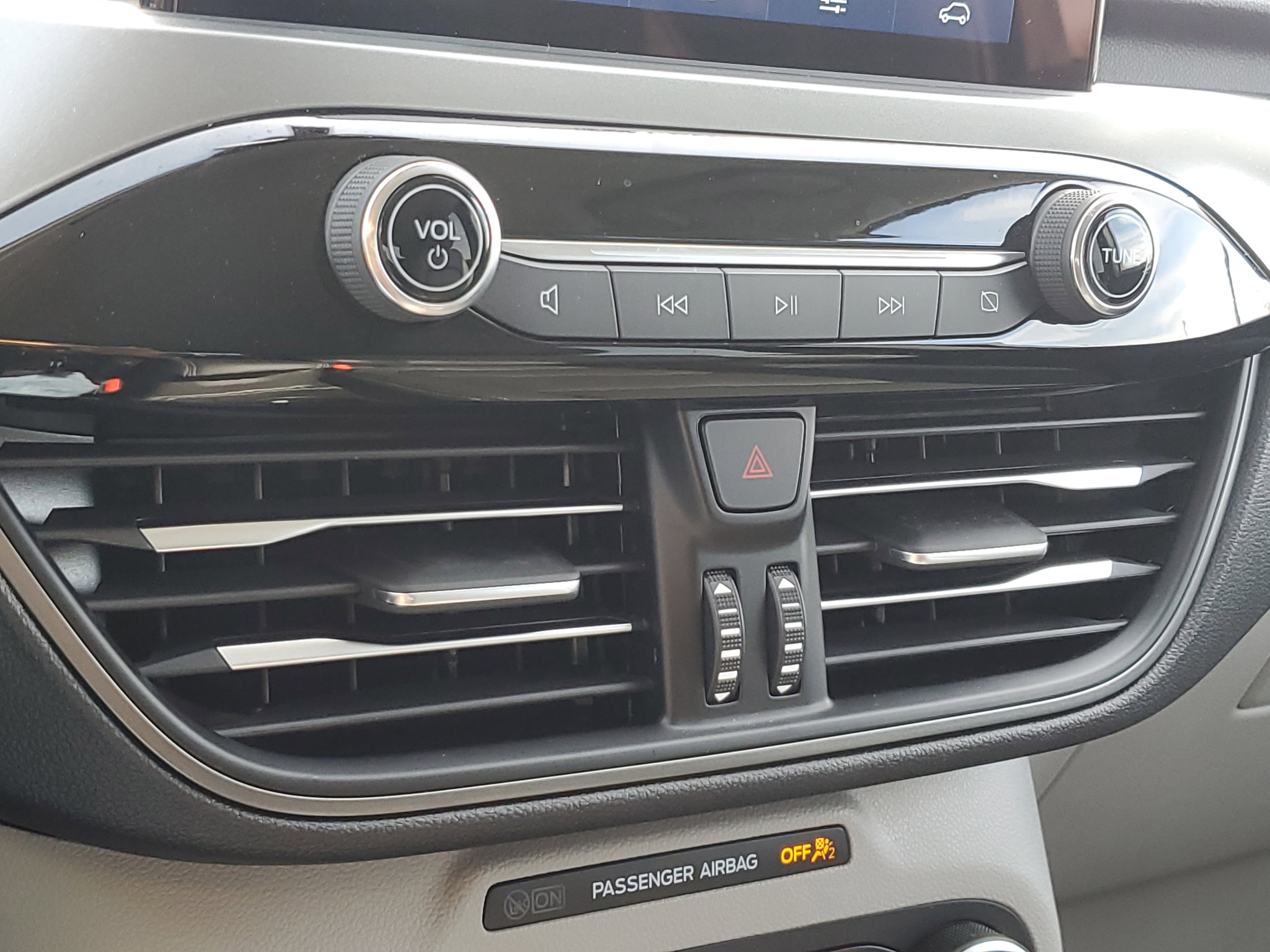 New 2025 Ford Escape Active w/ Cold Weather Package image 27