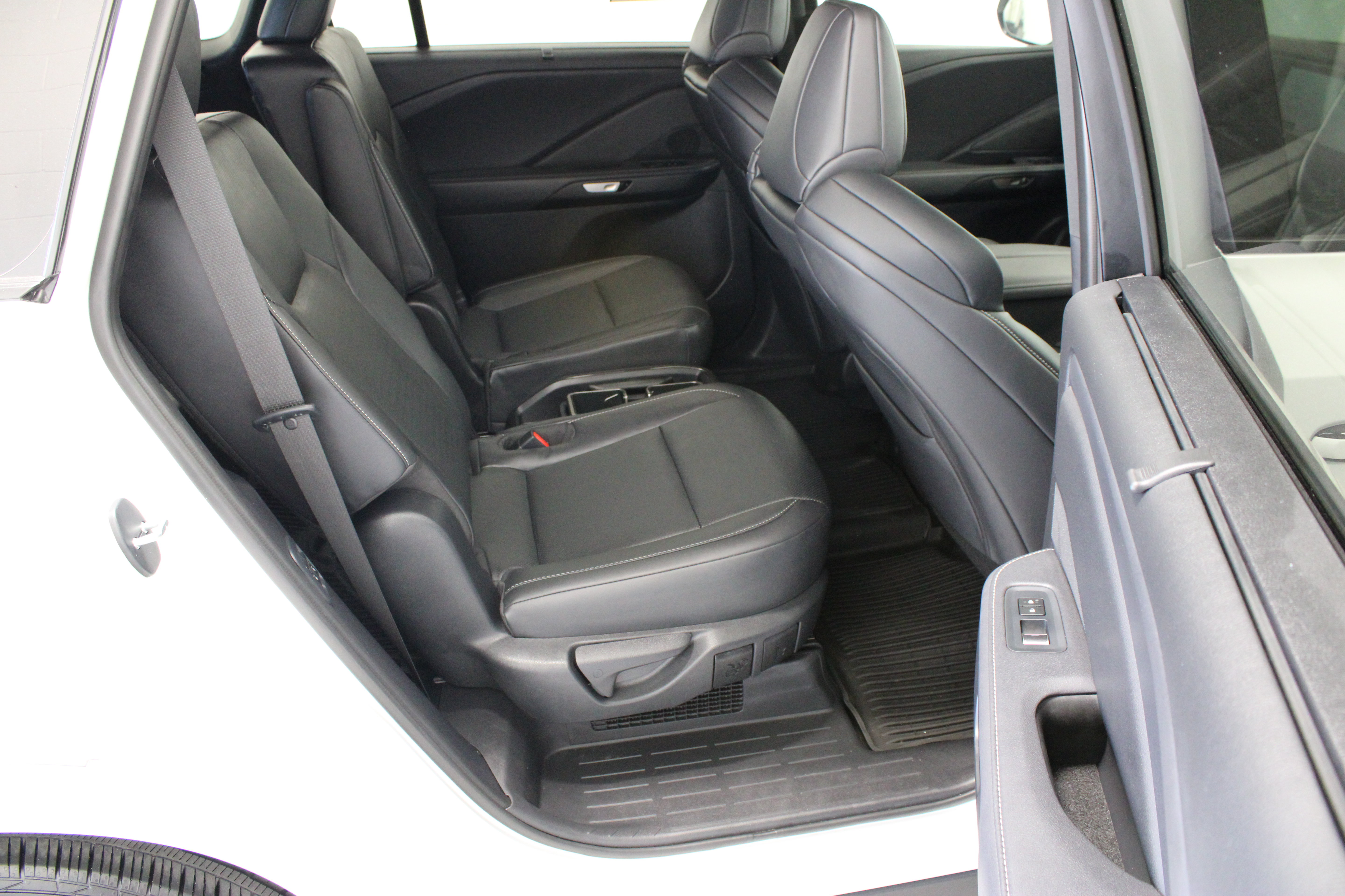 Used 2026 Lexus TX 500h AWD w/ Technology Package image 34