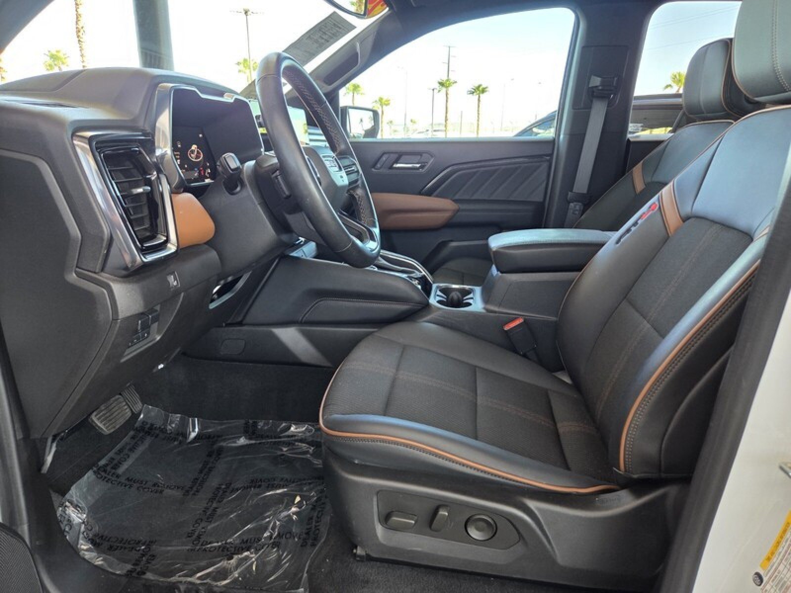 Used 2024 GMC Canyon AT4 w/ Canyon Safety Plus Package AWD/4WD image 13
