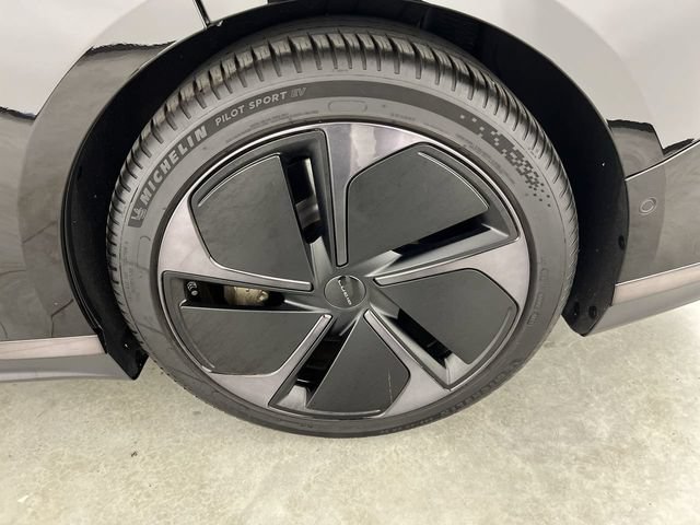 Used 2024 Lucid Air Touring AWD/4WD image 32