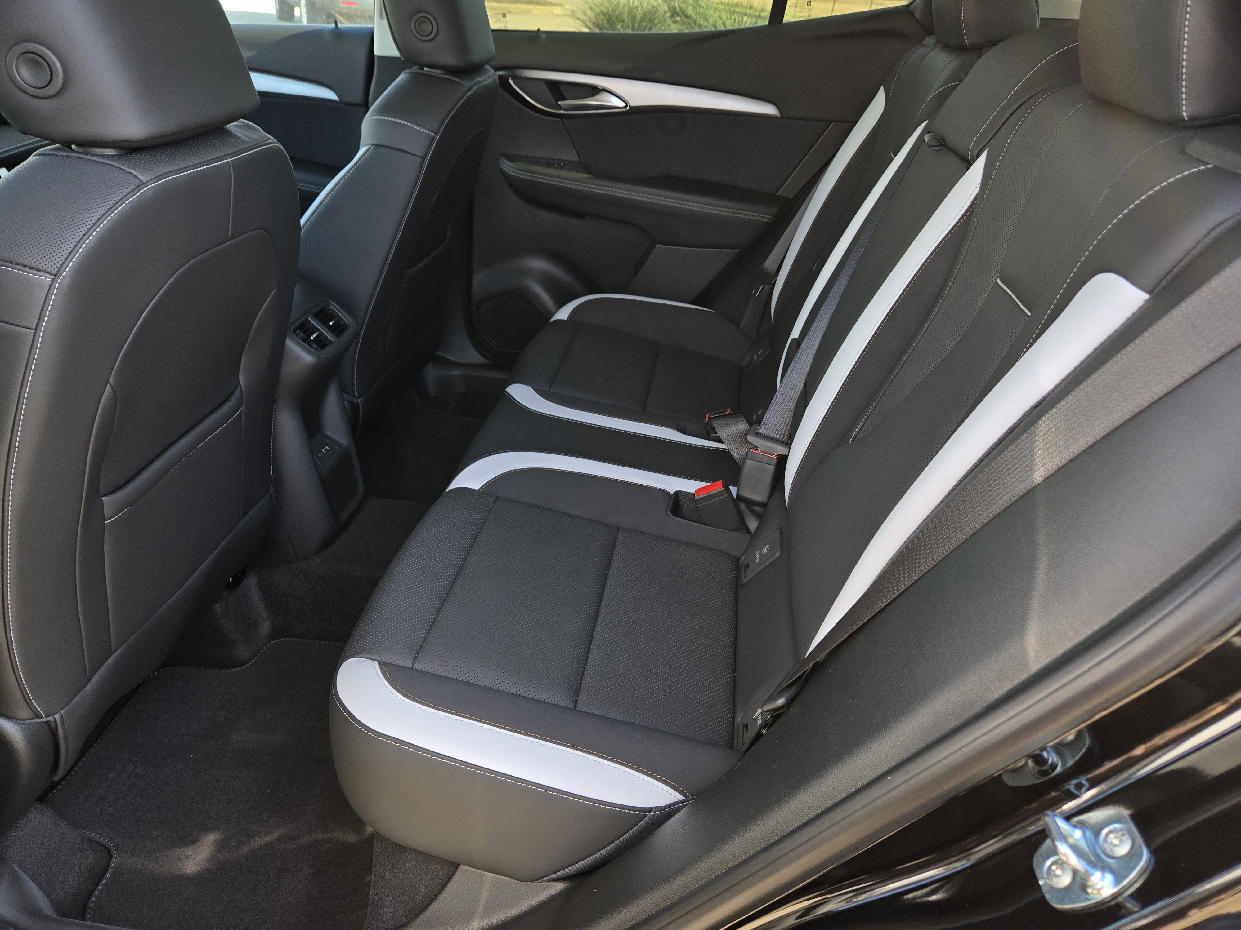 New 2025 Buick Envision Sport Touring AWD/4WD image 15