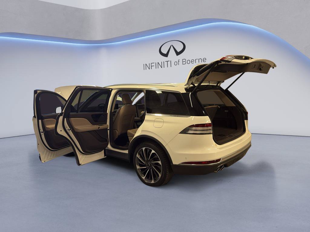 Used 2021 Lincoln Aviator Reserve w/ Equipment Group 201A AWD/4WD image 12