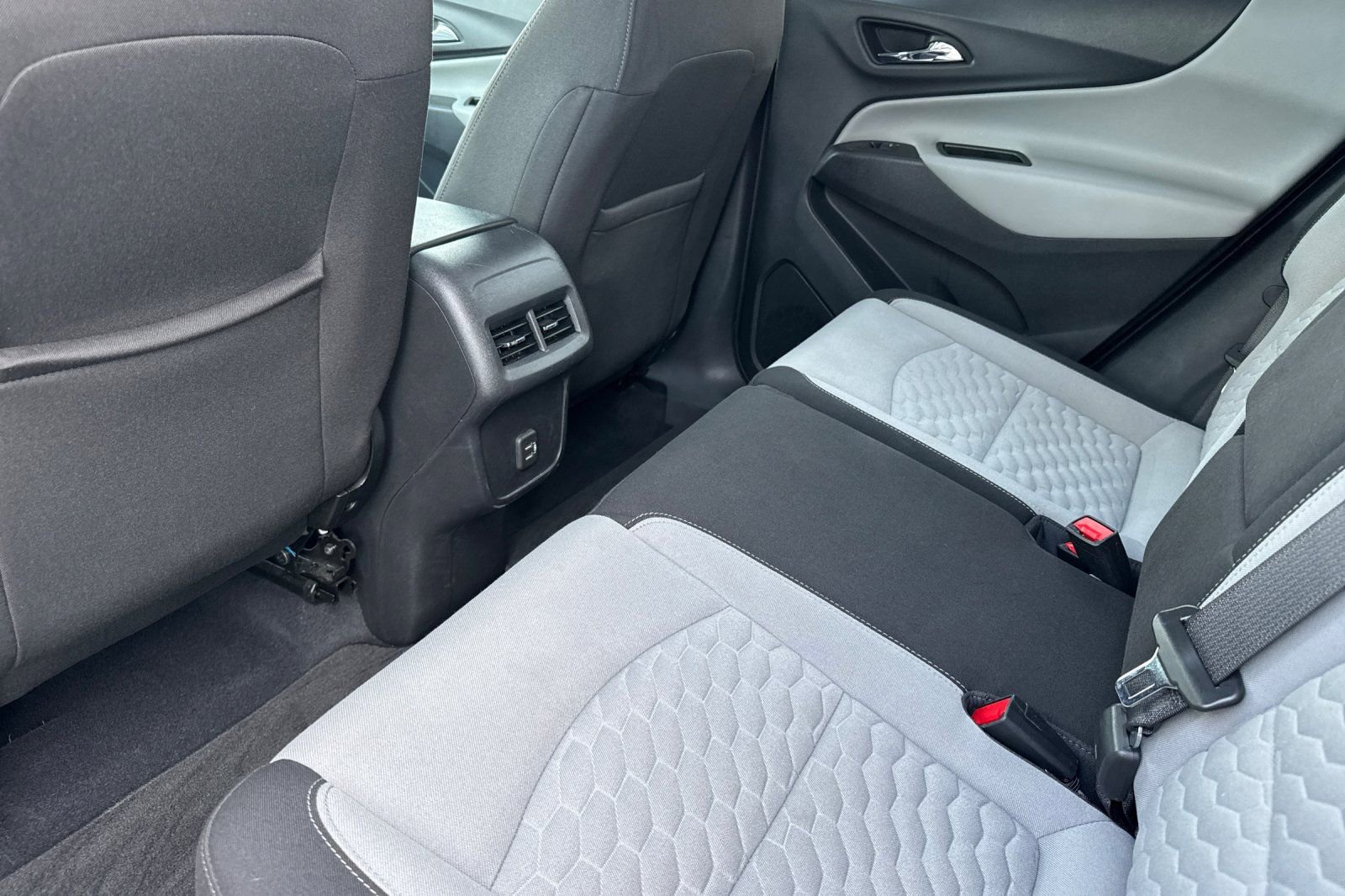 Certified 2021 Chevrolet Equinox LT w/ Driver Convenience Package image 12