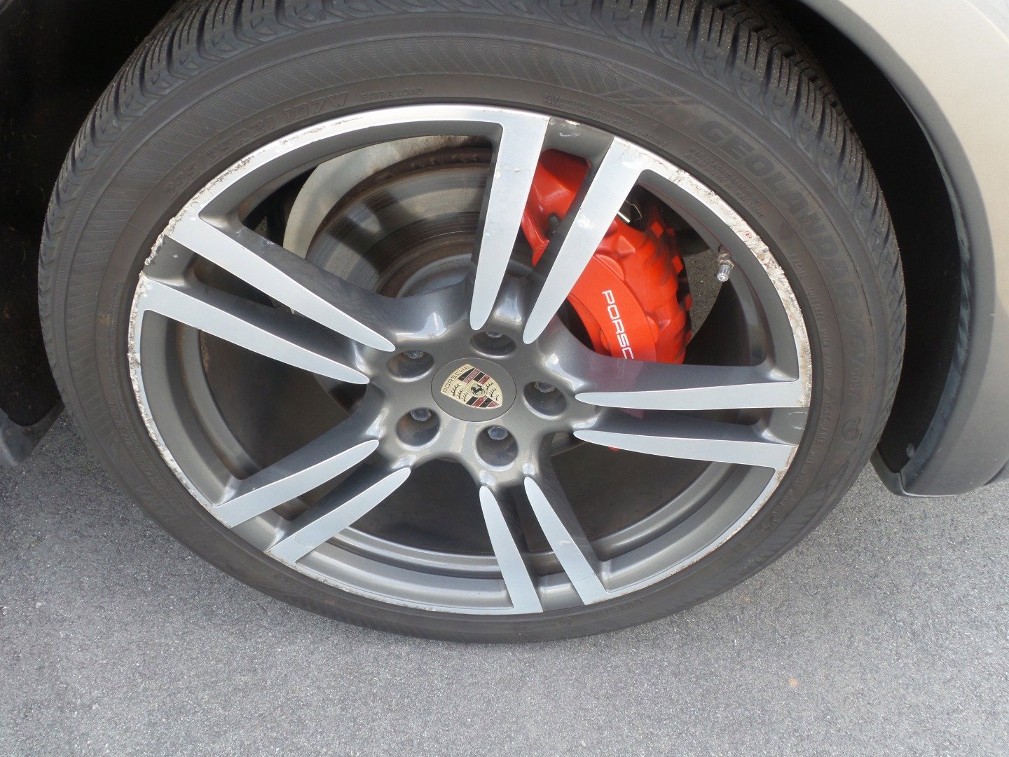 Used 2013 Porsche Cayenne GTS image 19