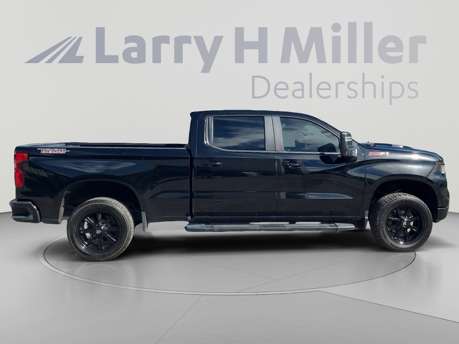 Used 2022 Chevrolet Silverado 1500 LT Trail Boss w/ Convenience Package II AWD/4WD image 6
