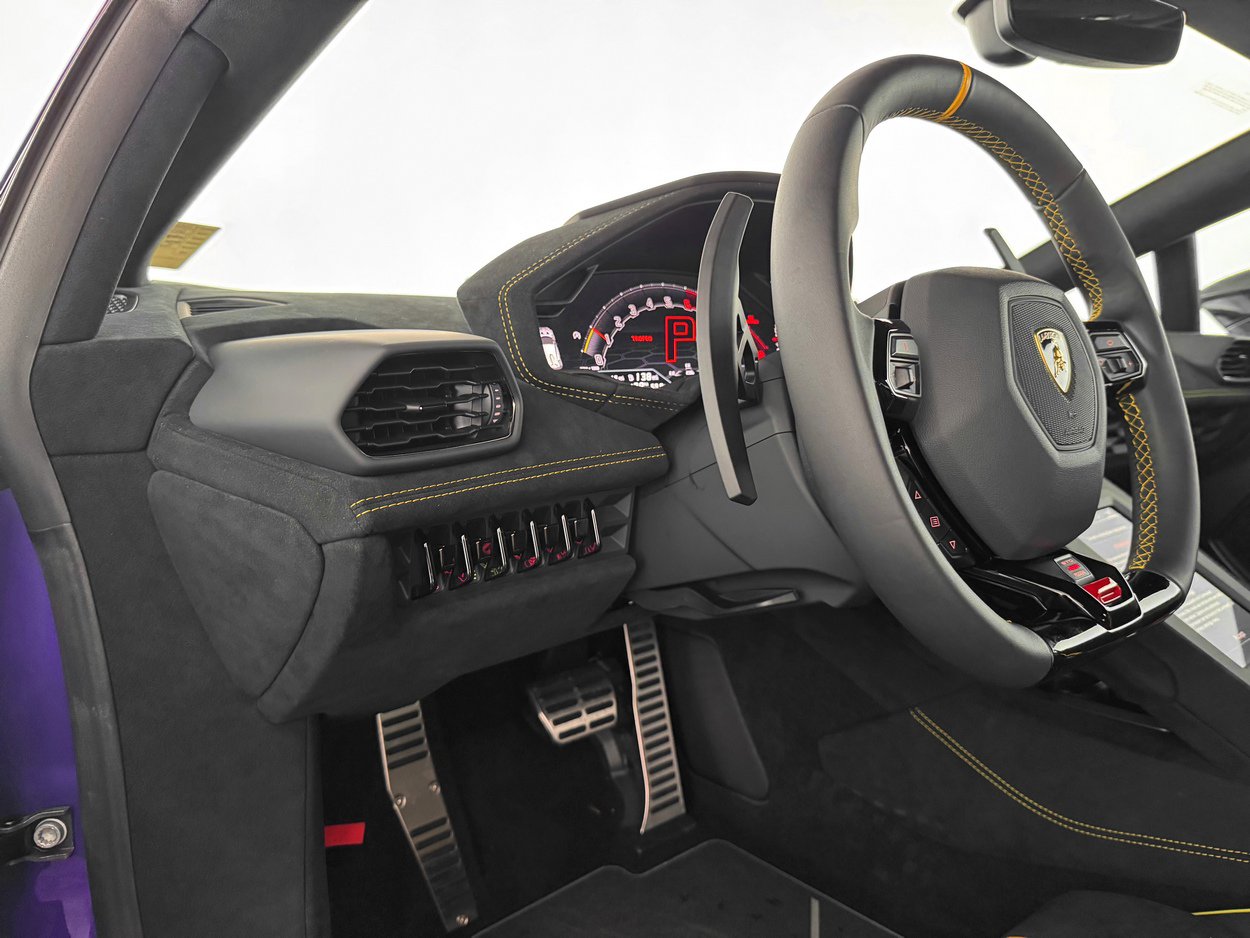 Used 2023 Lamborghini Huracan STO image 16