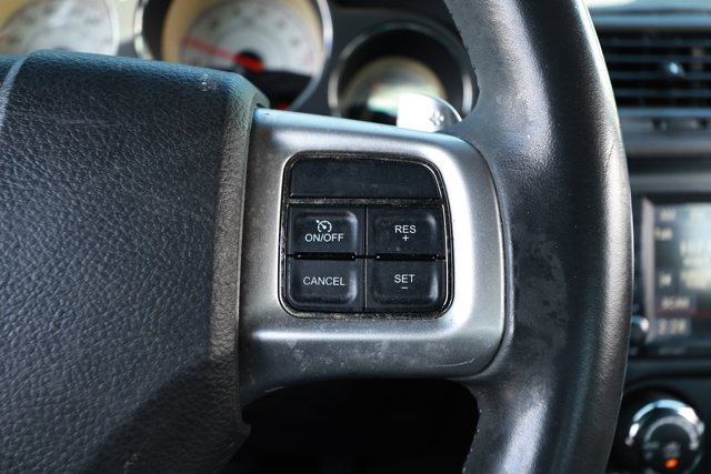 Used 2014 Dodge Challenger SXT RWD image 13