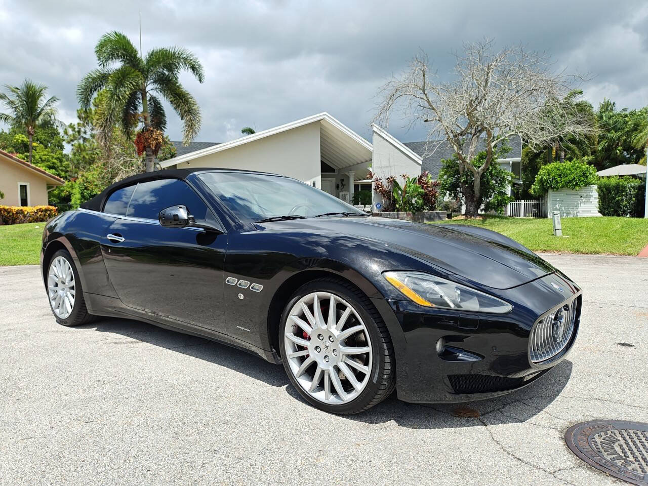 Used 2015 Maserati GranTurismo Convertible RWD image 52