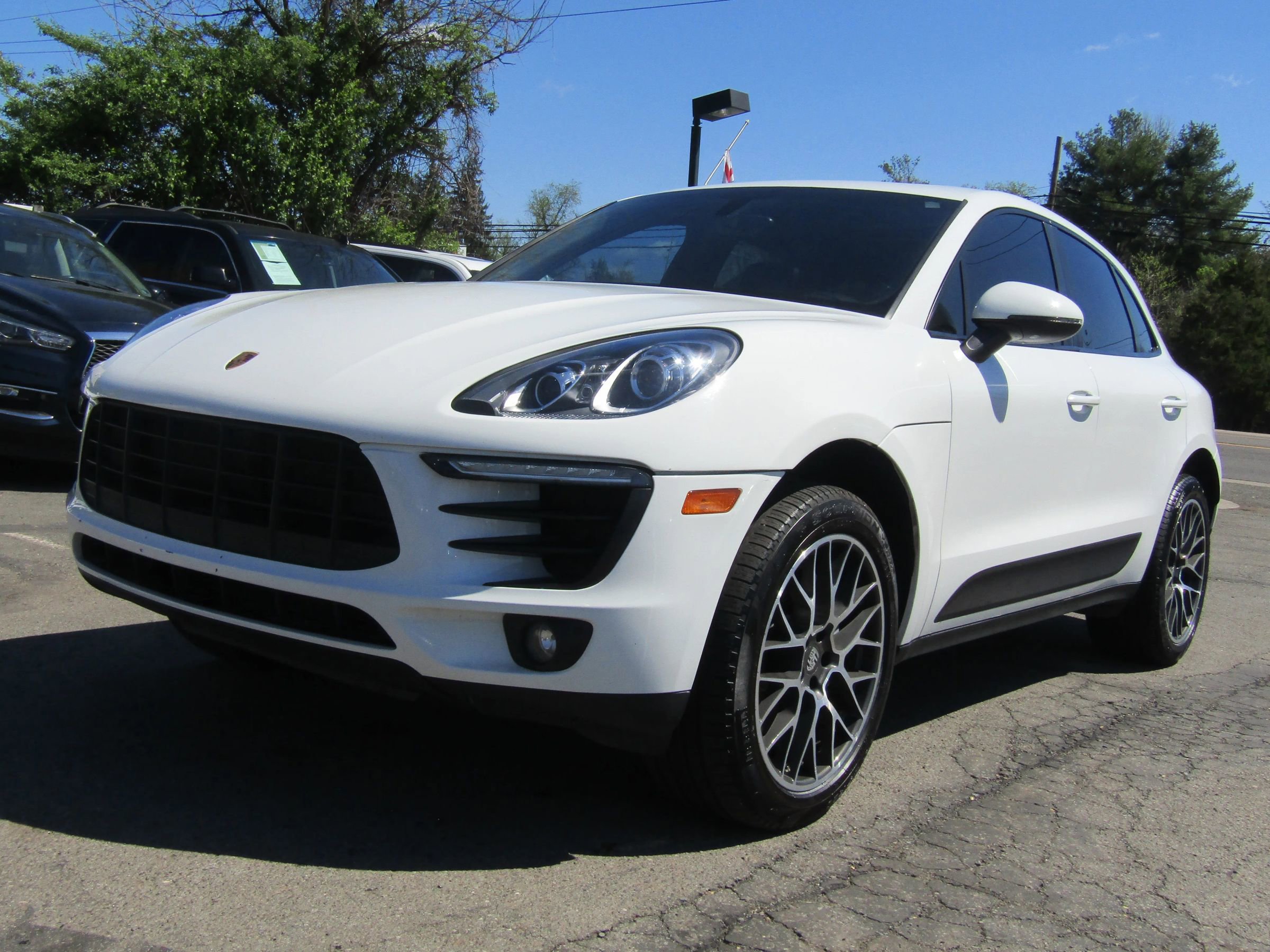 Used 2015 Porsche Macan S w/ Premium Package Plus image 3