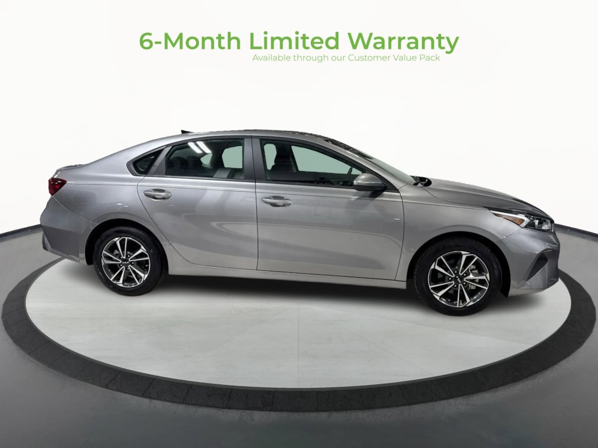 Used 2024 Kia Forte LXS FWD image 8