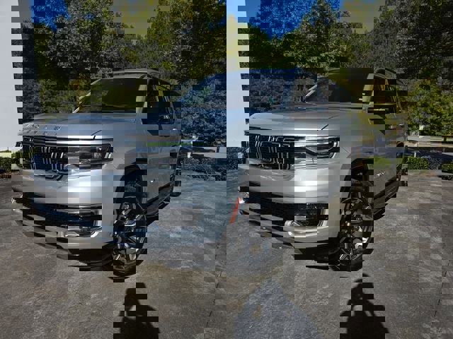 Used 2024 Jeep Wagoneer L Series III w/ Flexible Seating Group image 1