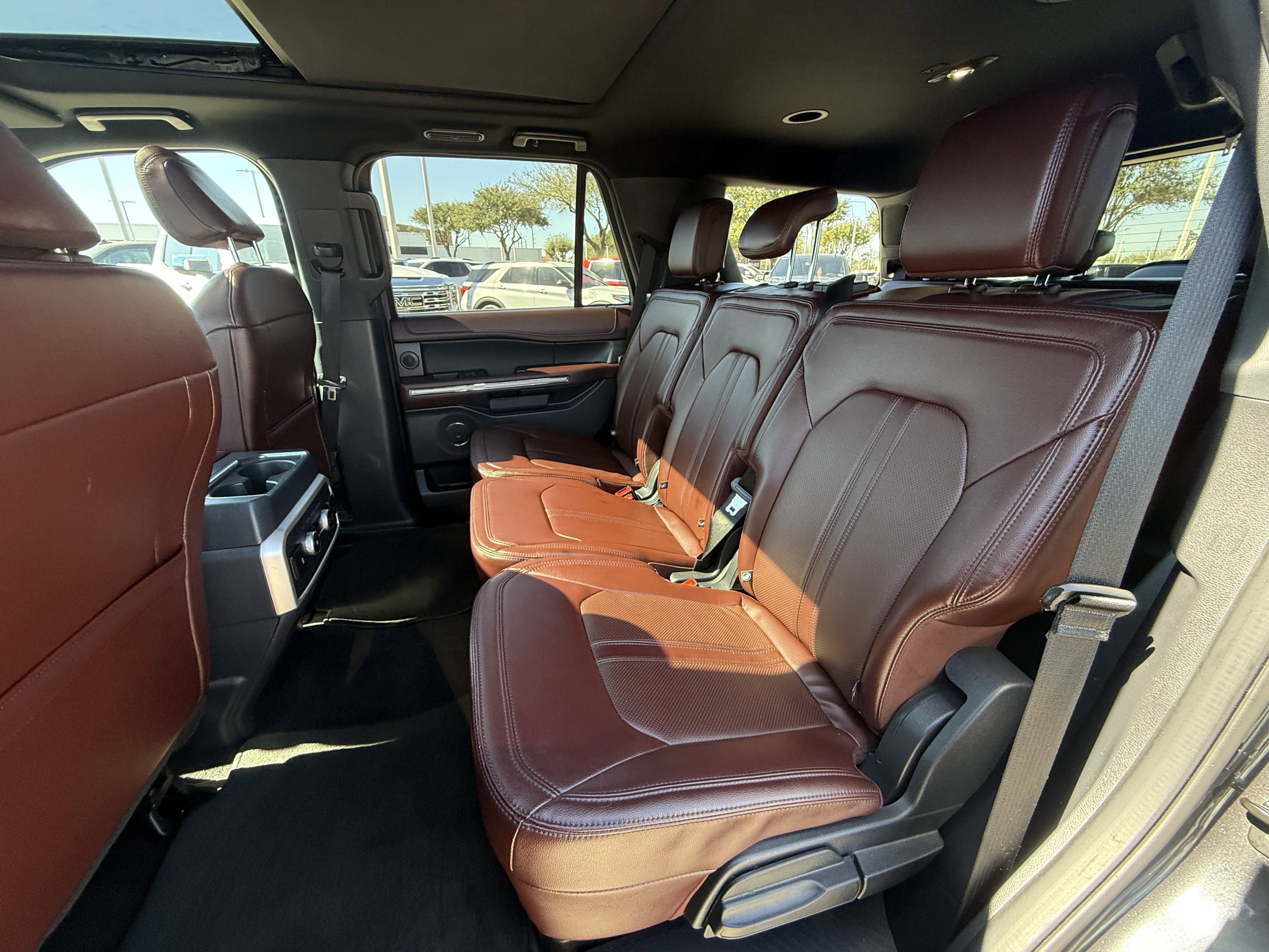 Used 2024 Ford Expedition Limited image 31