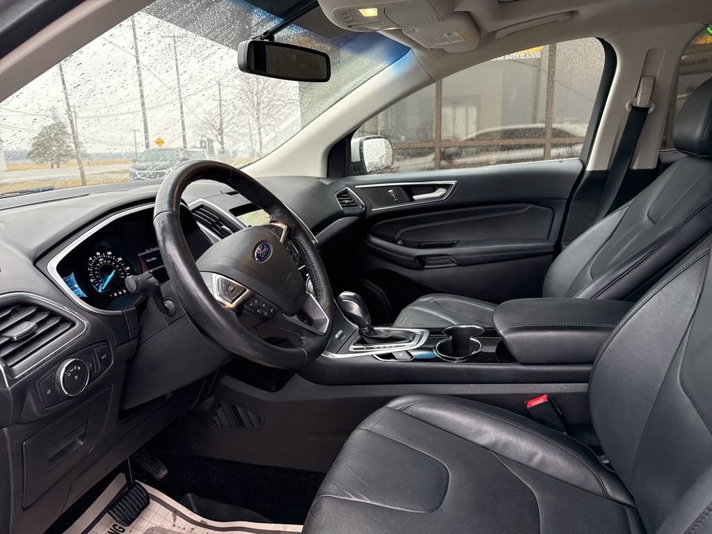 Used 2017 Ford Edge Titanium w/ Equipment Group 301A image 4