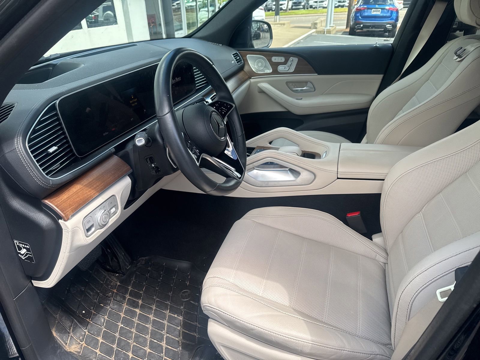 Used 2024 Mercedes-Benz GLE 350 4MATIC image 2
