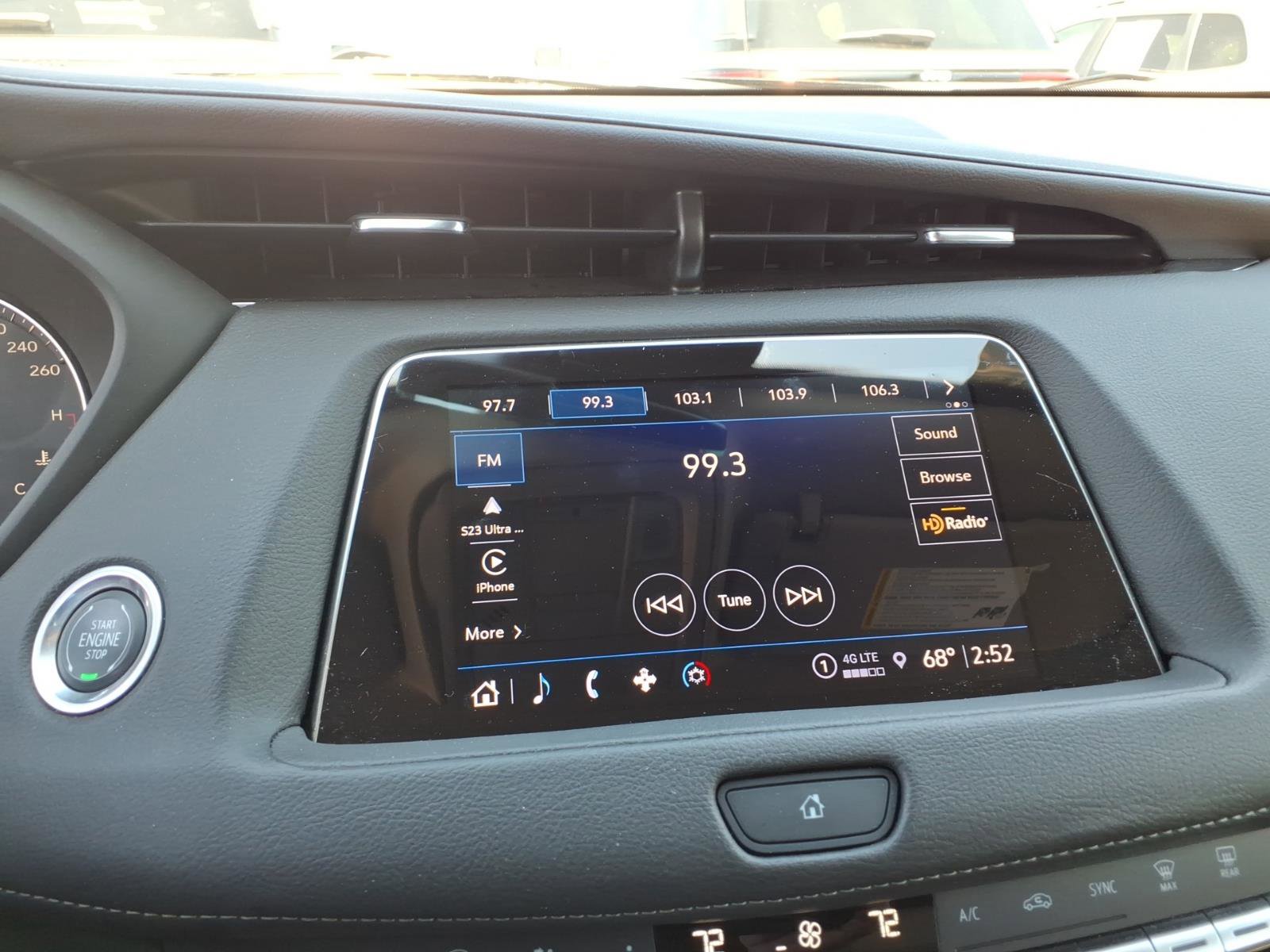 Used 2023 Cadillac XT4 Luxury w/ LPO, ONYX Package AWD/4WD image 8
