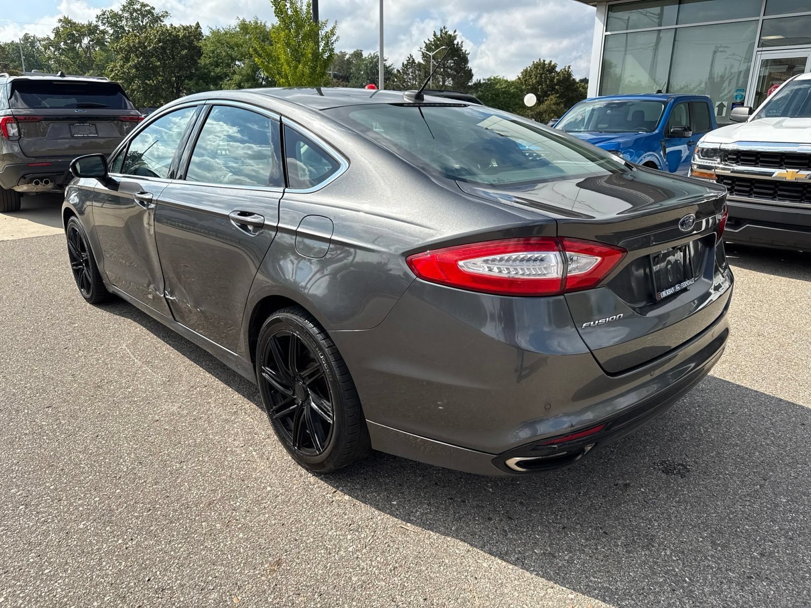 Used 2015 Ford Fusion SE w/ Equipment Group 202A FWD image 9